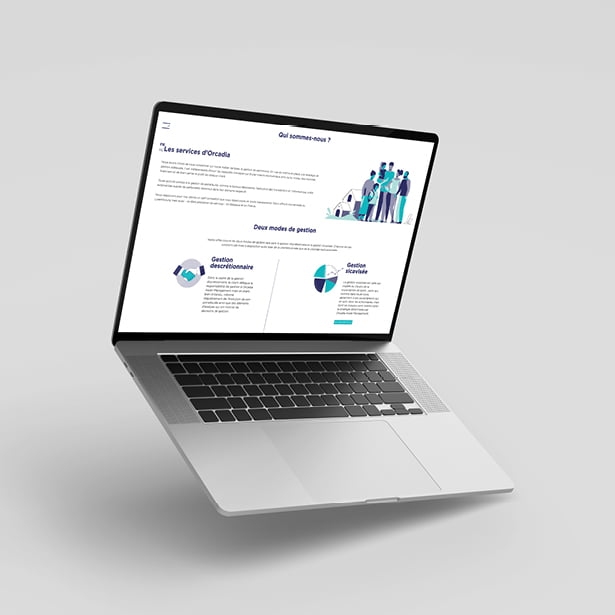 Un ordinateur portable argenté flottant sur un fond gris clair affiche un site web avec du texte en français, des illustrations commerciales de style plat et des graphiques. L'écran affiche des informations sur deux services de gestion.
