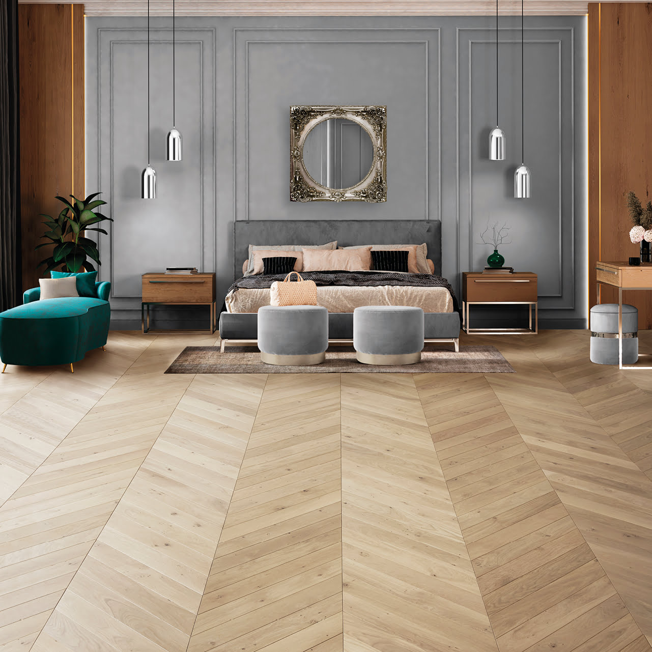 Chambre à coucher élégante avec un sol en bois clair à motifs de chevrons, des murs en lambris gris, un grand lit avec une literie neutre, deux tabourets gris, un fauteuil vert, des lampes suspendues et un miroir décoratif au-dessus du lit.