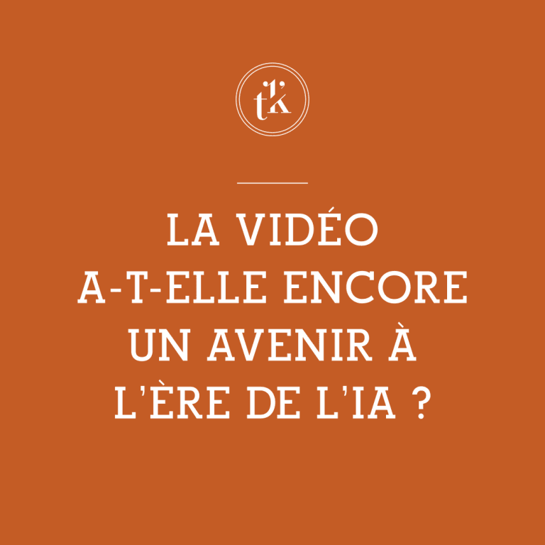 Une inscription en français, en lettres blanches sur fond orange, pose la question suivante : « La vidéo a-t-elle encore un avenir à l'ère de l'IA ? ». Un logo circulaire comportant les lettres « tk » est visible en haut au centre de l'image.